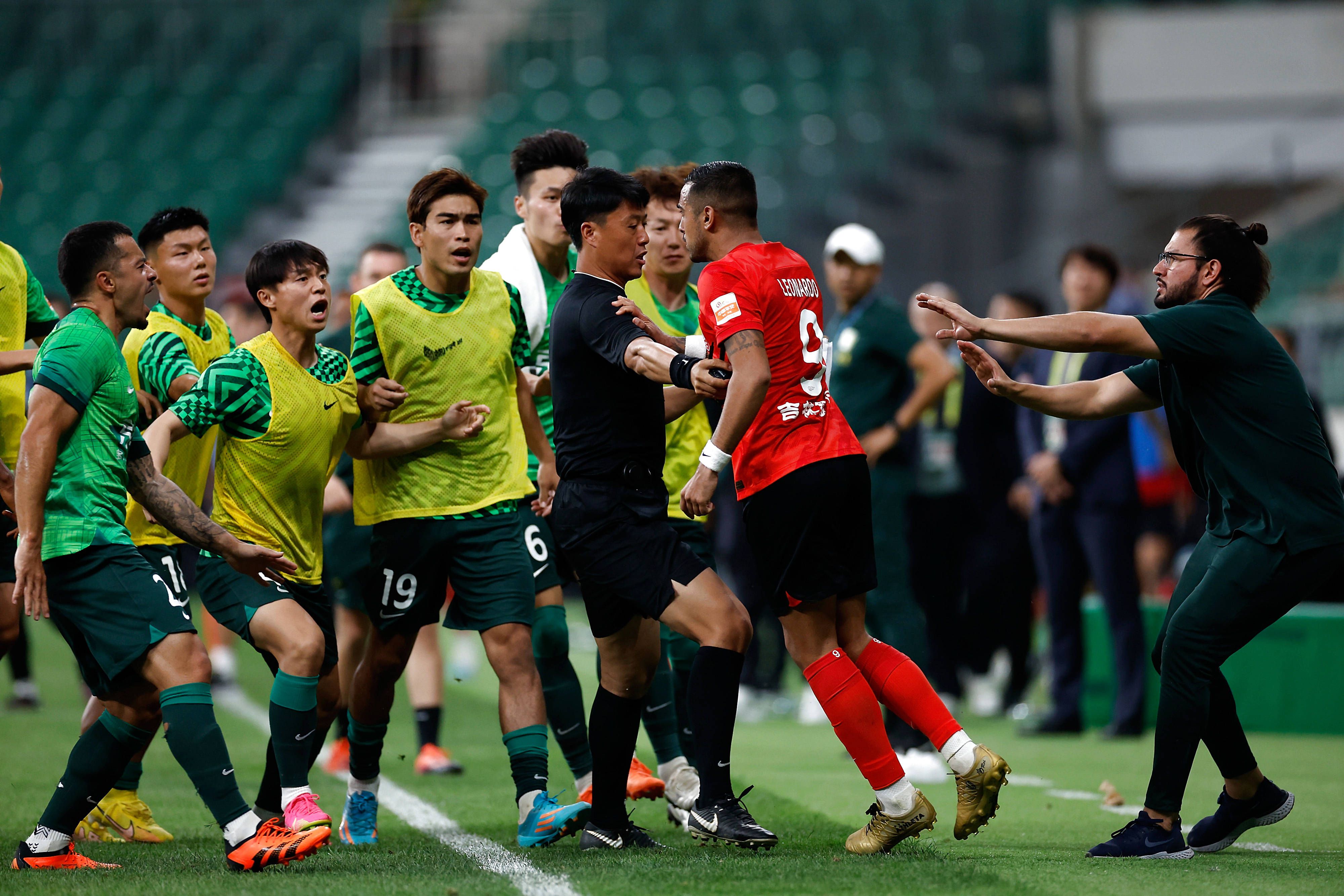 富勒姆中场帕利尼亚的前经纪人梅拉在接受sport1的采访时表示，帕利尼亚仍希望加盟拜仁。